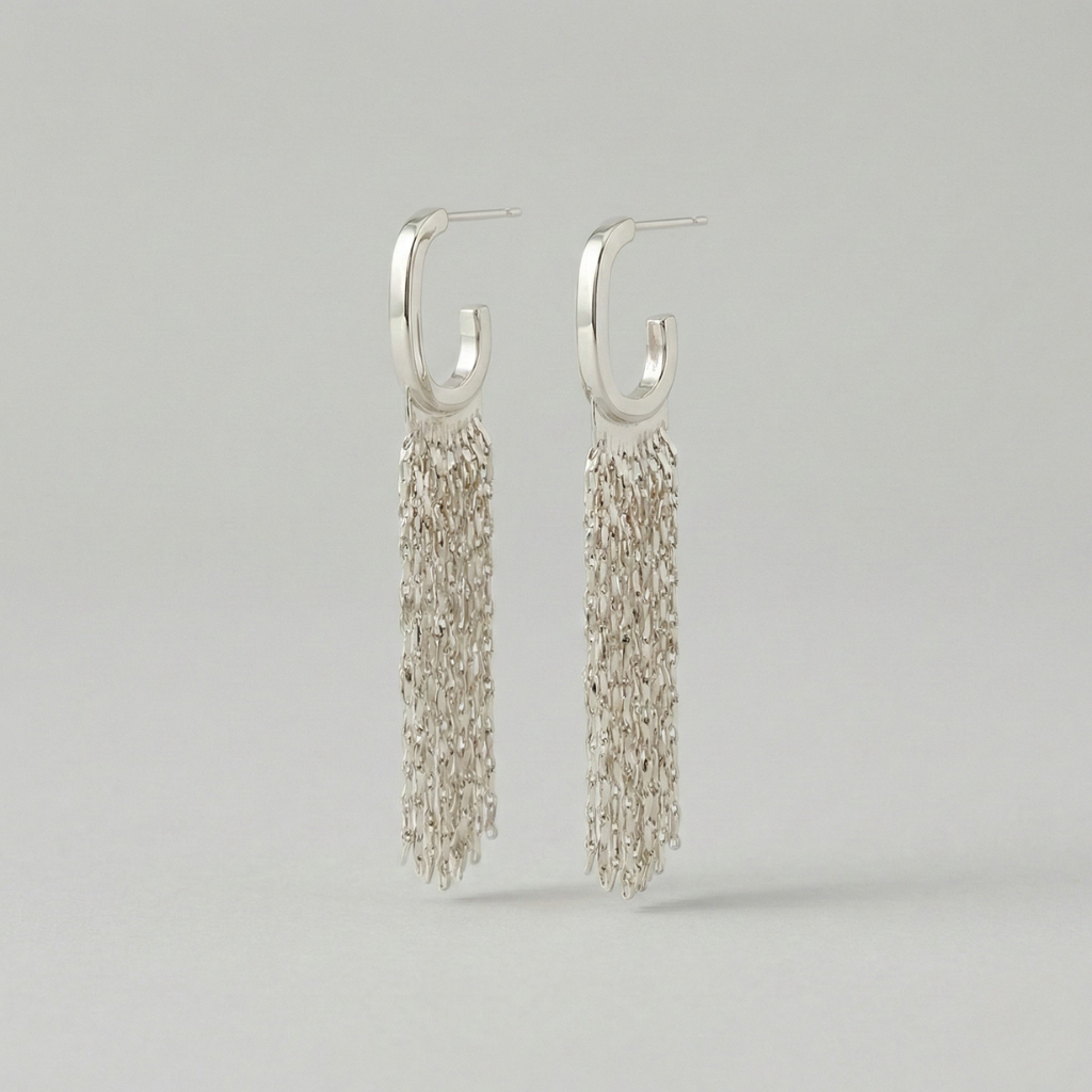 Earrings with G-shaped tassels, geometric earrings with tassels and European and American metal design, exuding a feeling of lightweight luxury and high quality (authentic gold-plated silver pins for long-lasting color retention).