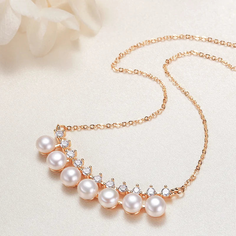 Lustre Pearl Pendant Necklace