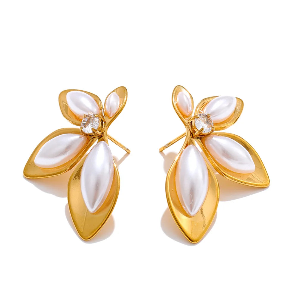 Fleur Éternelle Leaf Studs