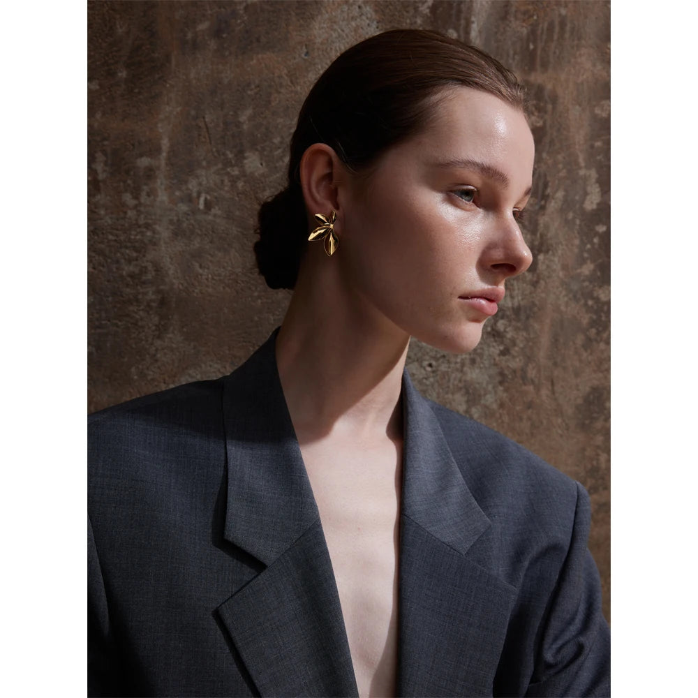 Fleur Éternelle Leaf Studs